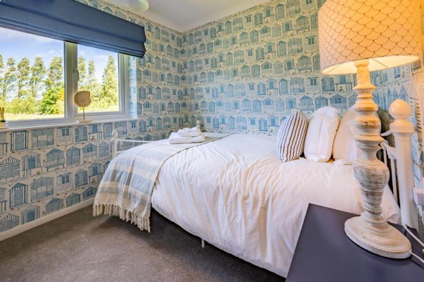 Apartment 4, *